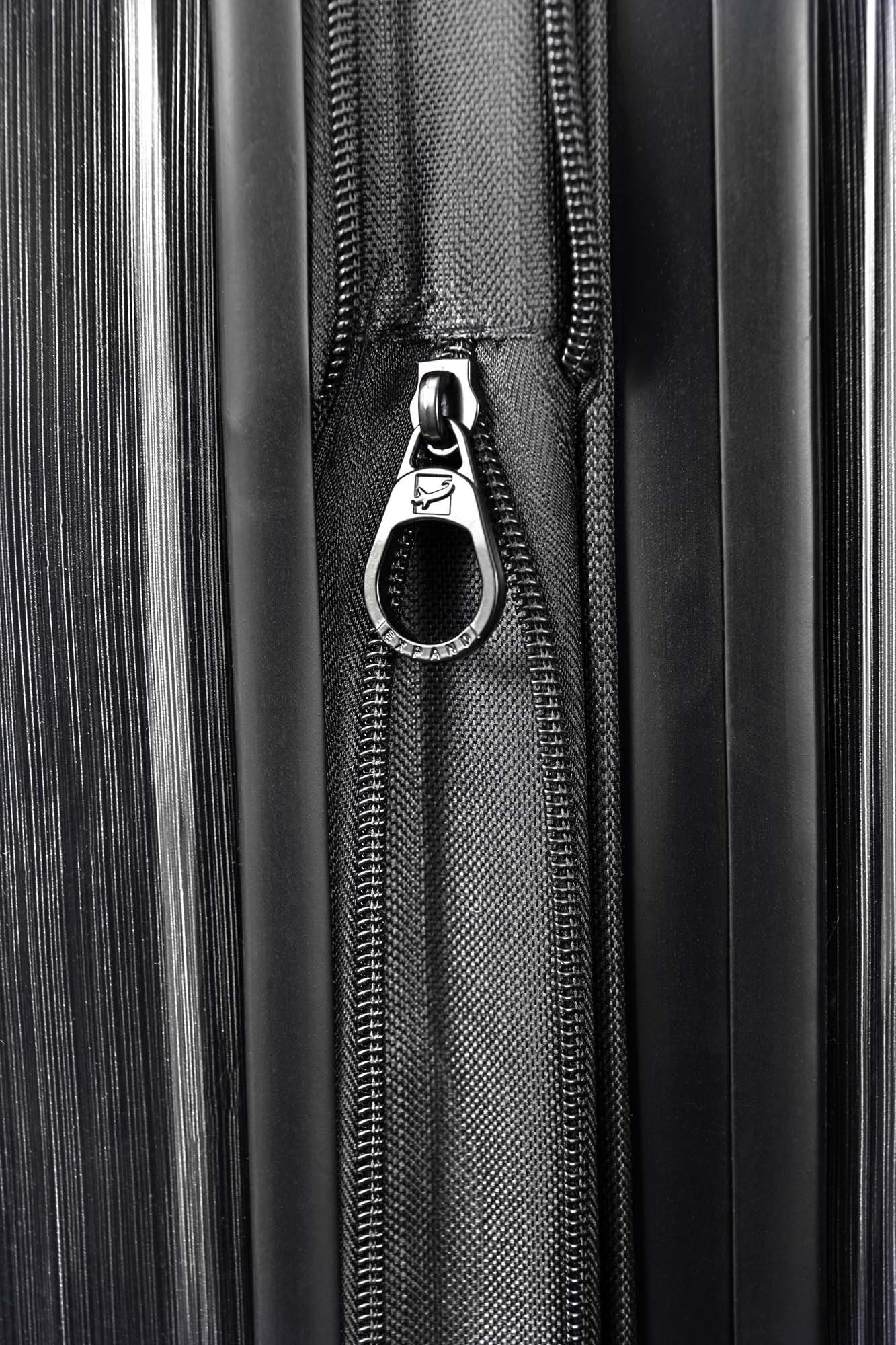 gallery|NS-NYE183-801|Charcoal|Carry-On 21-Inch|image-4
